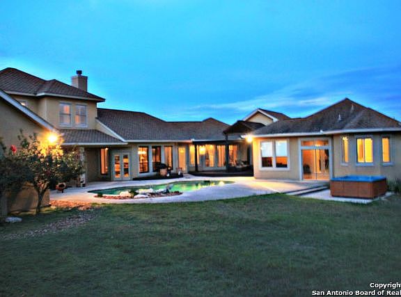 2nd image of 276 Canyon Bluffs Dr