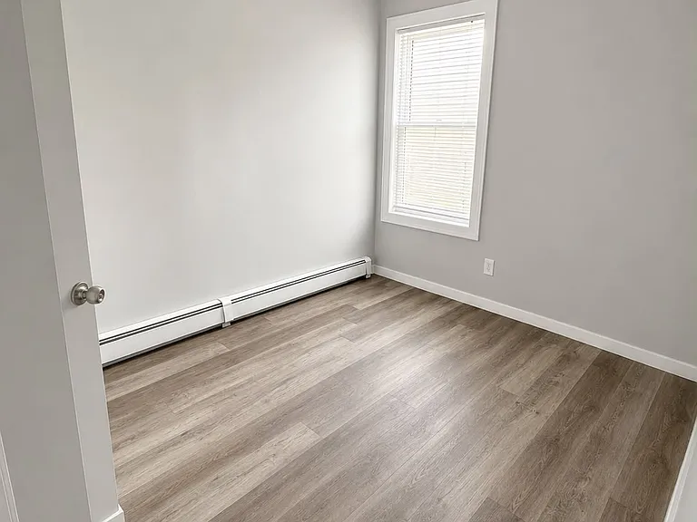 208 Governor St #3R — Photo 6