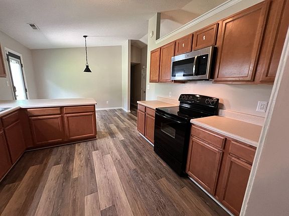5th image of 118 Pear Tree Ln