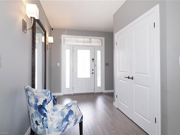 5th image of 583 Lakeview Dr