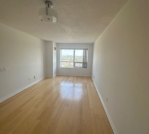 3rd image of 61 Heintzman St #1310