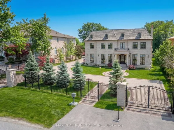 9 Thornbank Rd, Vaughan, ON L4J 2A1