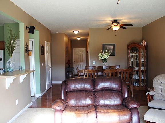 2nd image of 4527 Pleasant Lakes Dr