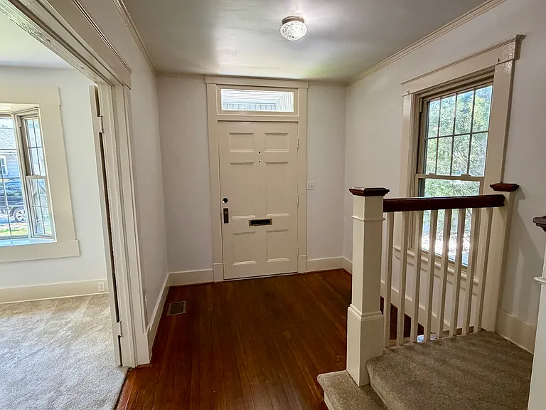 816 Maupas Ave — Photo 3