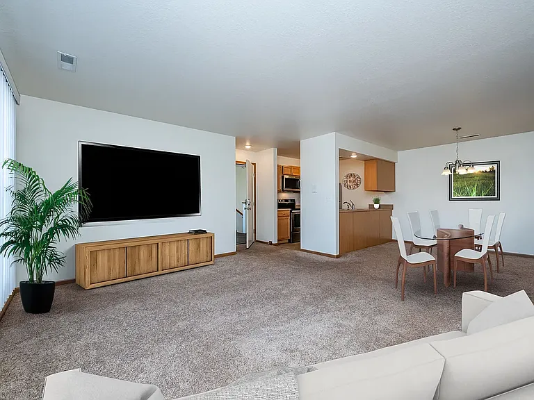 9086 N Main St #10 — Photo 2