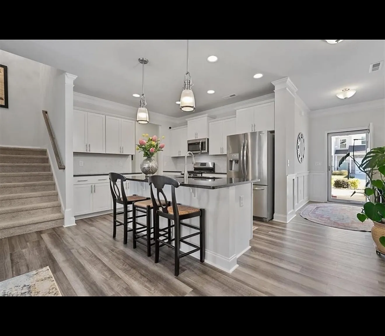 4 bed, 2439 sqft, $2,390 — Photo 2