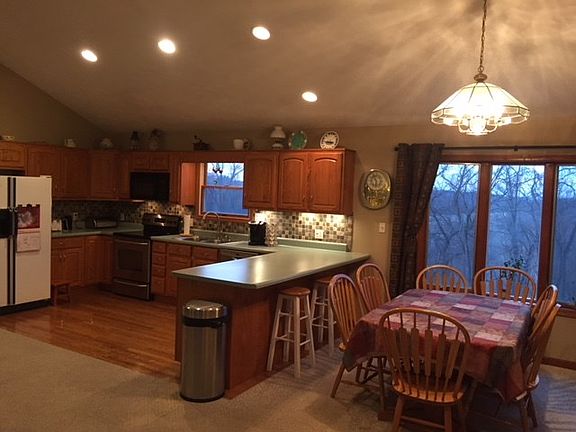 Kitchen / Dining 2