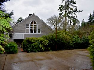 10024 NE Knight Rd, Indianola, WA 98110