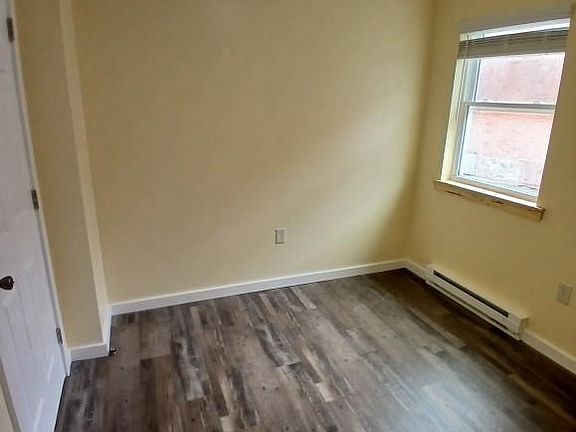 4th image of 27 Marble St