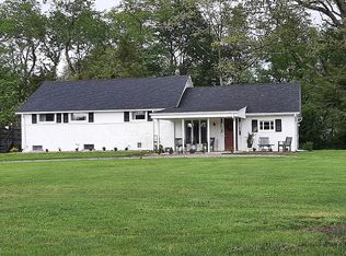 124 N Charles St, Zelienople, PA 16063