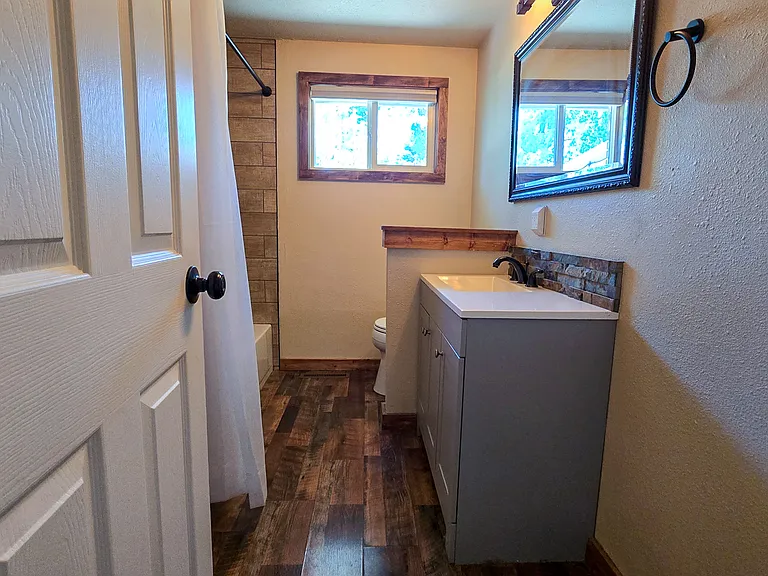 2120 N Wilson Ave — Photo 21