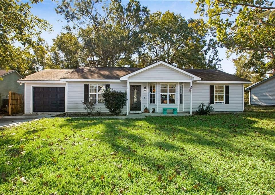 1st image of 121 Summerfield Dr