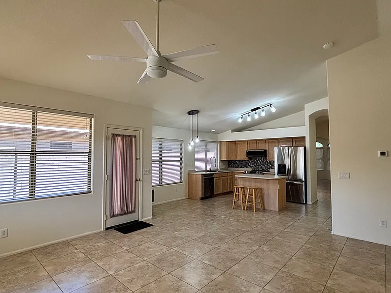 20901 N 37th Way — Photo 5