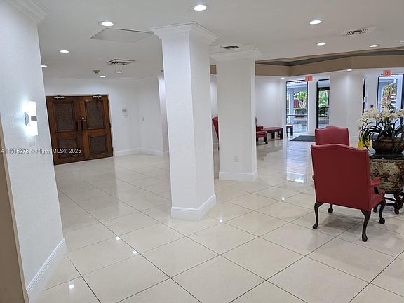 4th image of 1300 NE Miami Gardens Dr APT 613E
