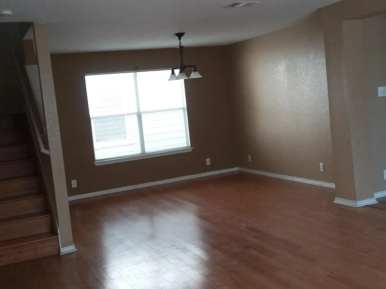 5563 Spring Walk — Photo 2