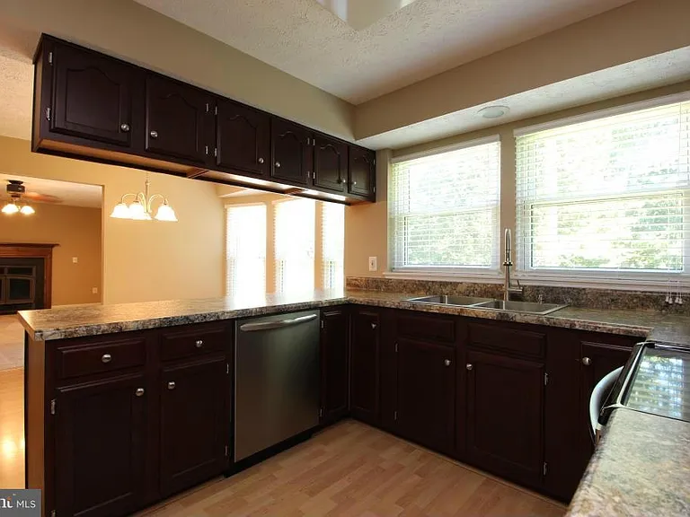 66 Larkwood Ct — Photo 12