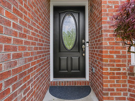 2nd image of 3328 Sweet Clover Ln