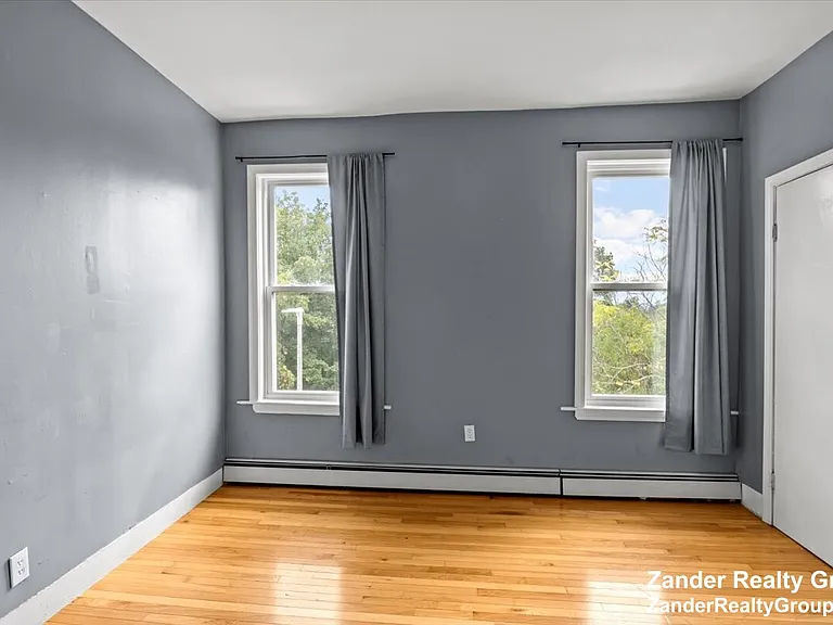 26 Alpine St #2 — Photo 3
