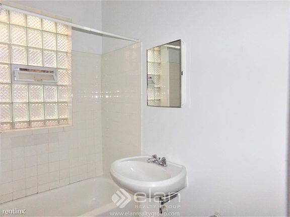 3rd image of 1422 W Farwell Ave APT 2N