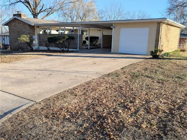 711 W South St, Nevada, MO 64772