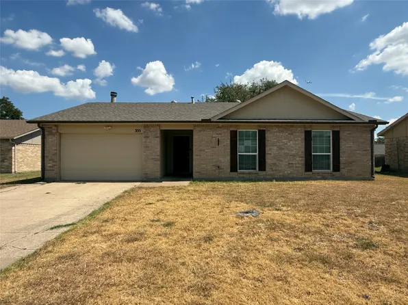 355 Ridgecrest Dr, Saginaw, TX 76179