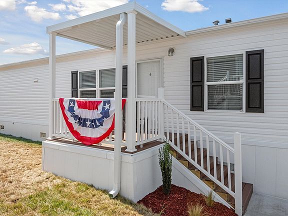 Exterior Image-3-Clayton JW81 Holiday Village