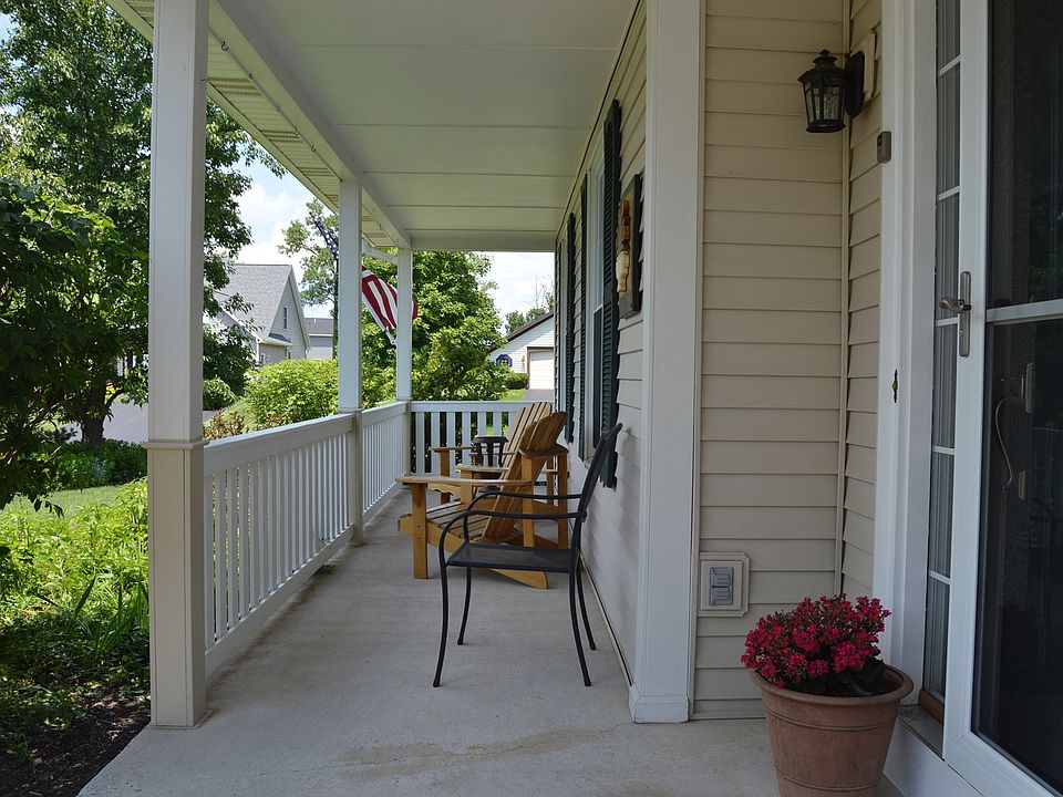 1st image of 1121 Colonie Dr