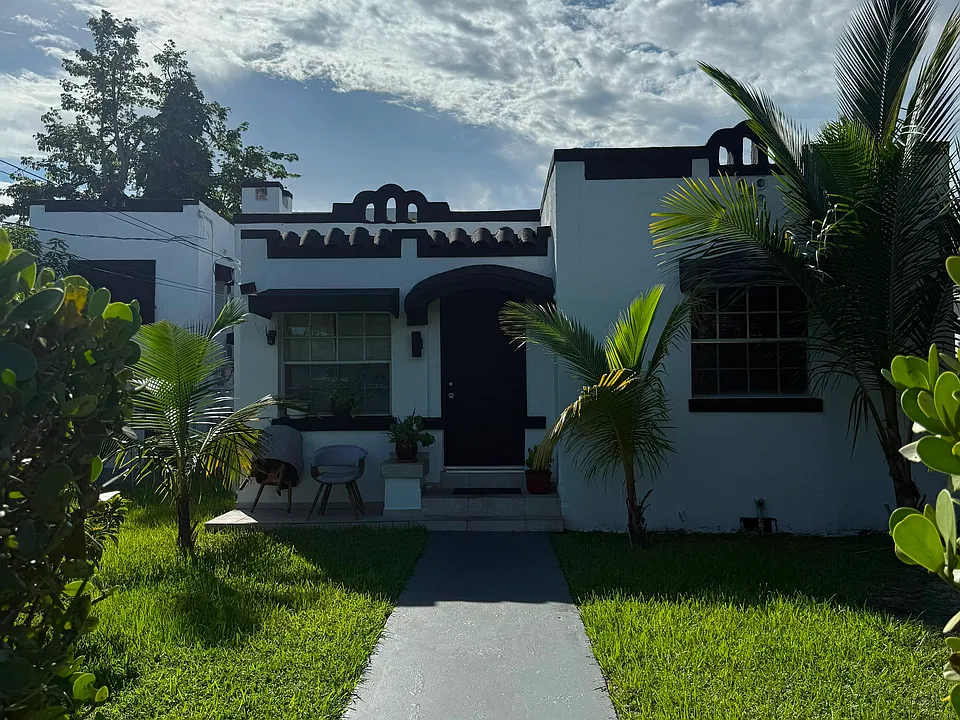 330 NW 25th Ave #4