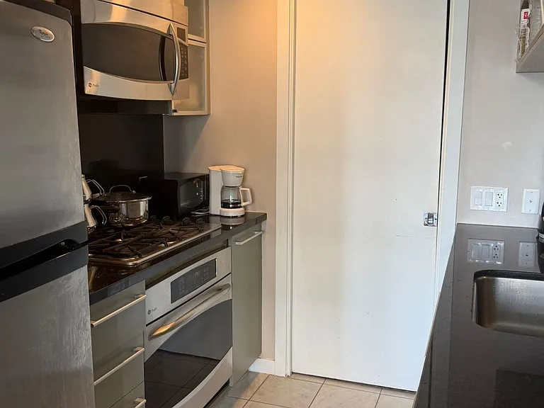 833 Seymour St #13 — Photo 13