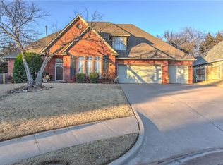 701 Lookout Cir, Edmond, OK 73034