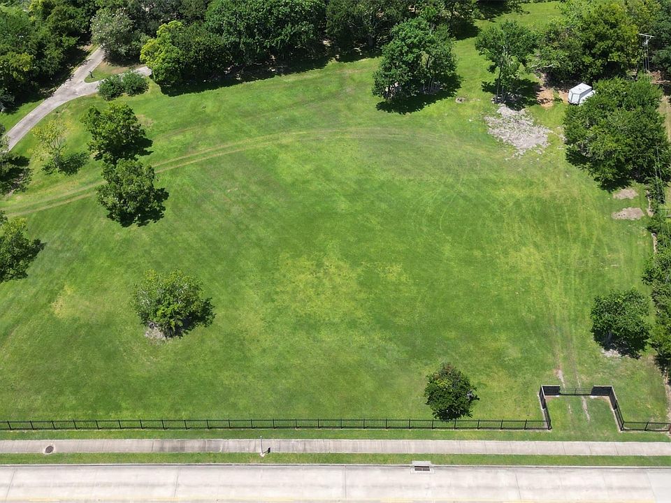1st image of 1031 Louisiana Avenue