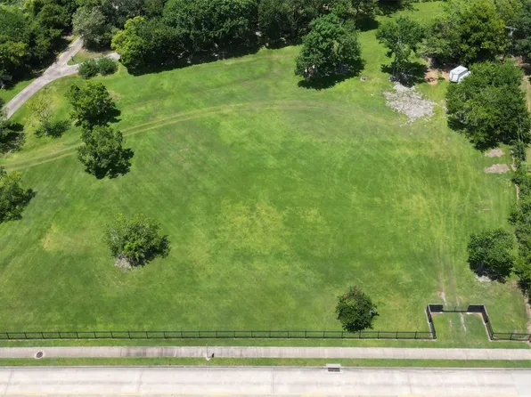 1031 Louisiana Avenue, League City, TX 77573