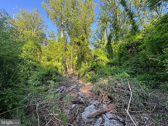 4th image of Edgemont Rd