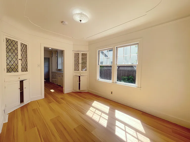 2351 Ramona St — Photo 5