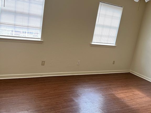 2nd image of 2905 Lake Villa Dr