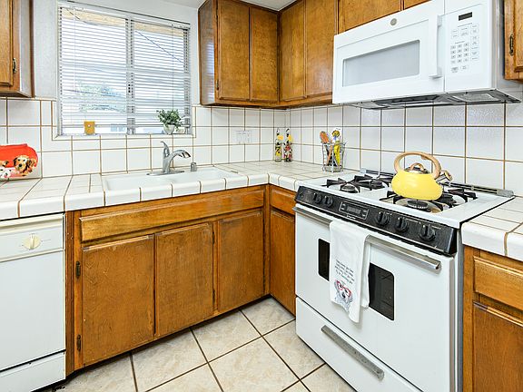5th image of 4445 W 135th St #B