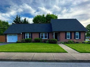 702 Long Ln, Chambersburg, PA