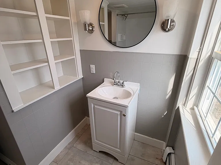 Bathroom View 3