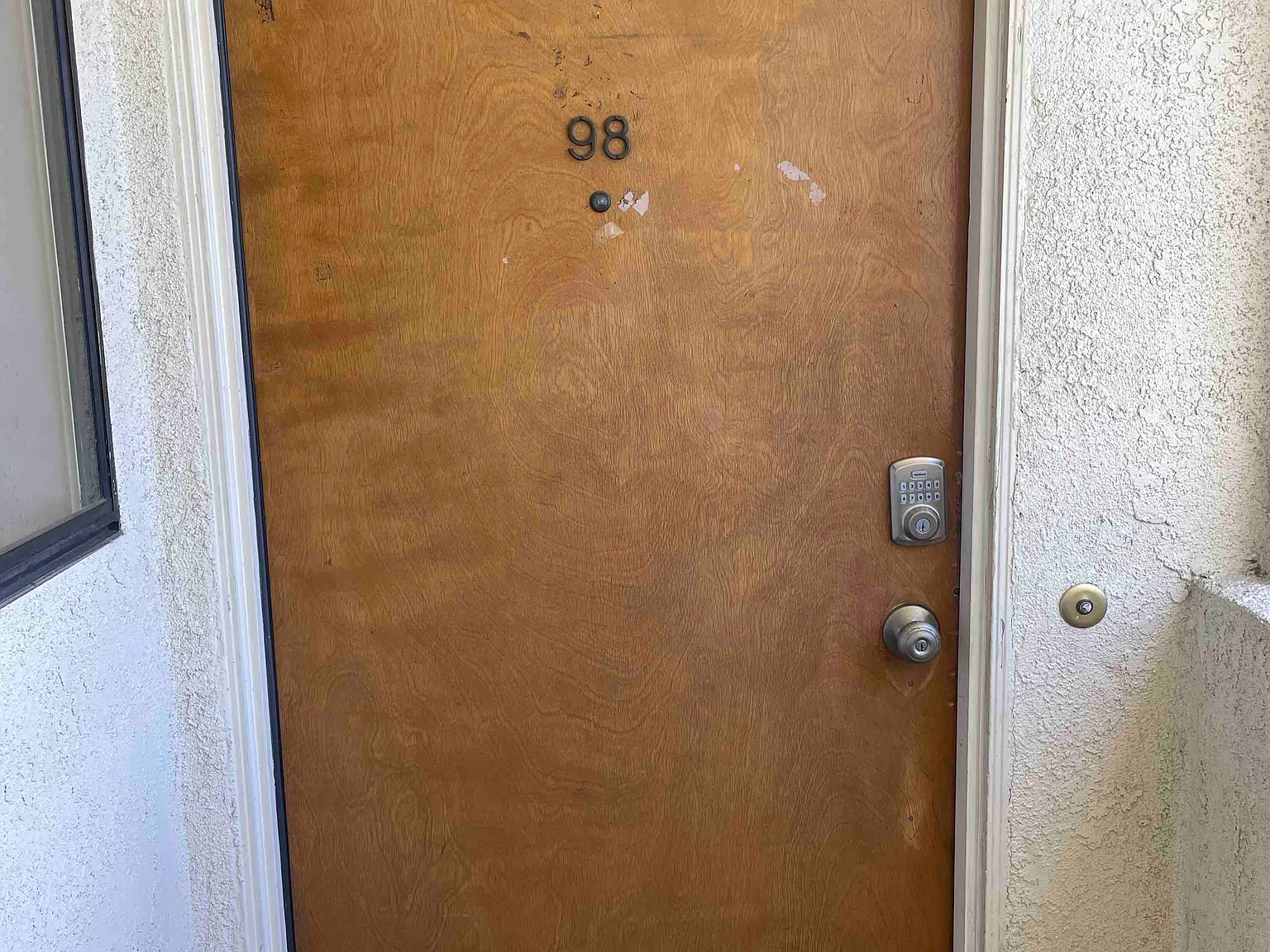 2 bed, 892 sqft, $2,000 — Photo 1