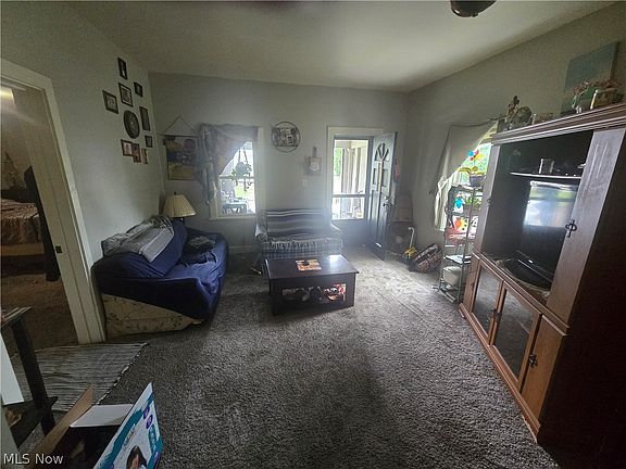 4th image of 24 Maple Ave SE