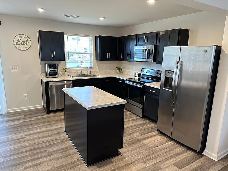 204 Maple Forge Trl — Photo 1