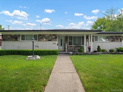 8382 Fairfax Dr, Sterling Heights, MI, 48312