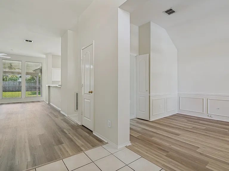 308 Sycamore Dr — Photo 5