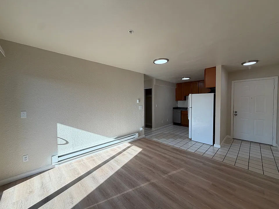 Dixon Landing Apartments