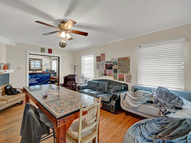807 Foster St — Photo 8
