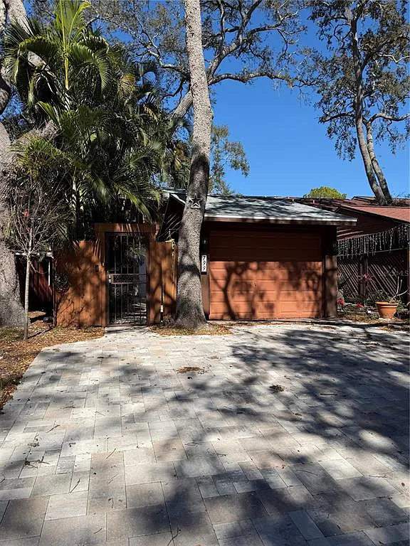 Building Photo - 799 Fairwood Ln