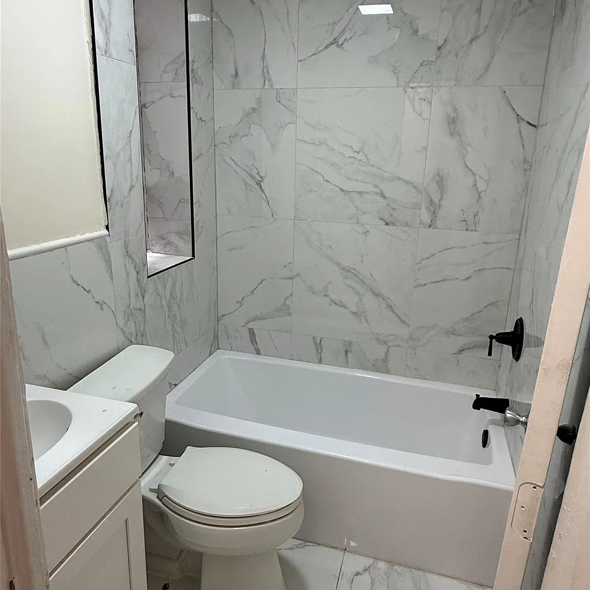 1228 Rosedale Ave — Photo 3