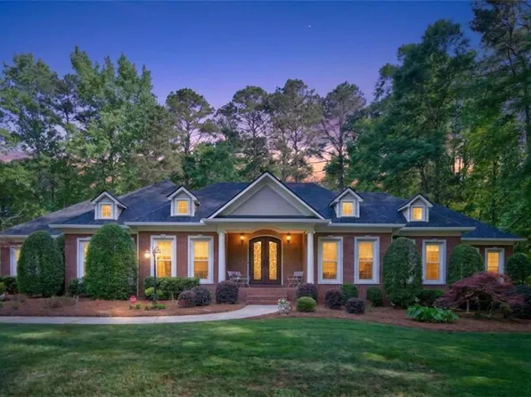 125 County Down, Fayetteville, GA 30215