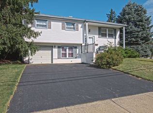 4 Argonne Ave, Hamilton, NJ 08620