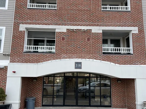318 Rindge Ave Unit 103, Cambridge, MA 02140